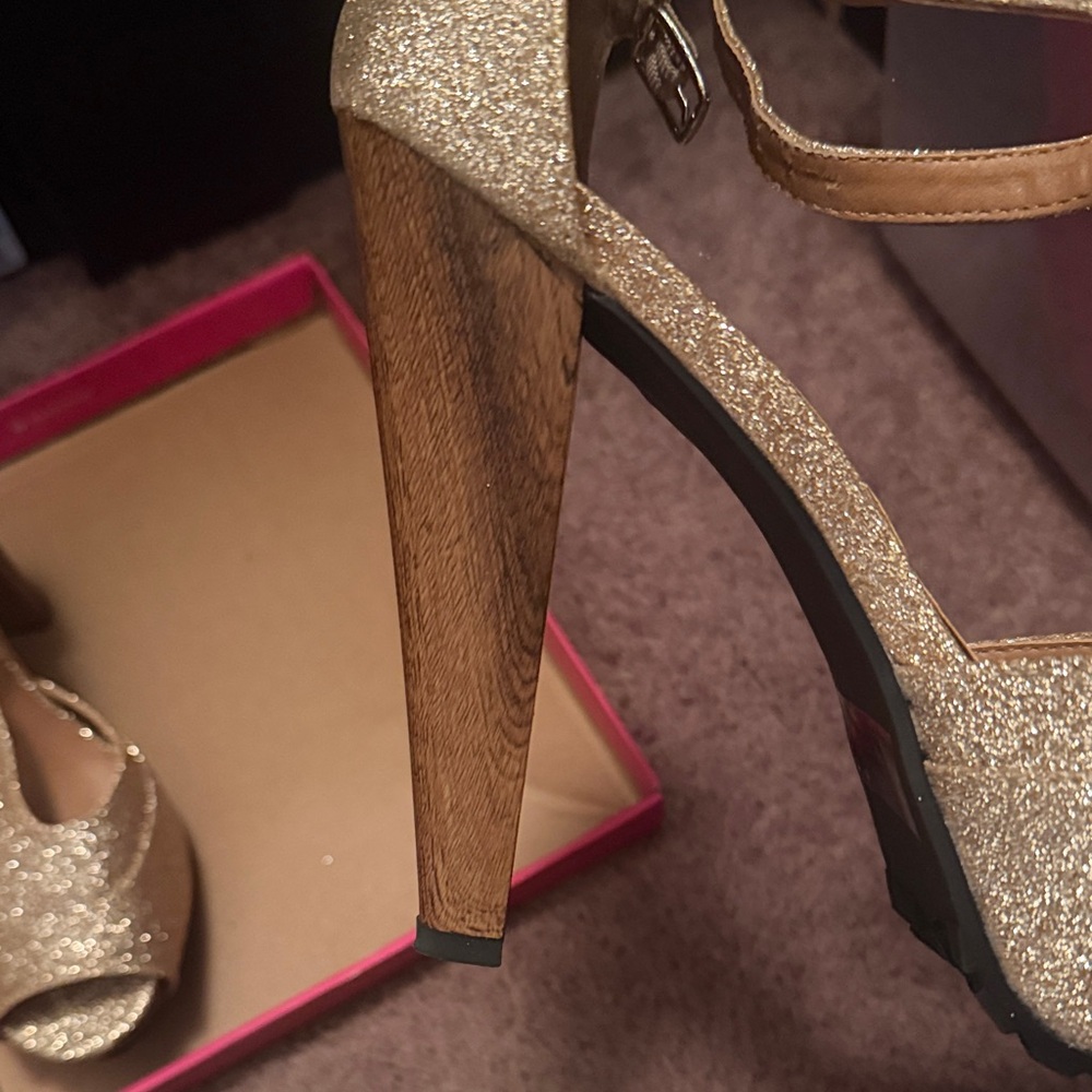 Charlotte Russe Gold Glitter Platform Peep-Toe Heels with Ankle Strap - Picture 3 of 3